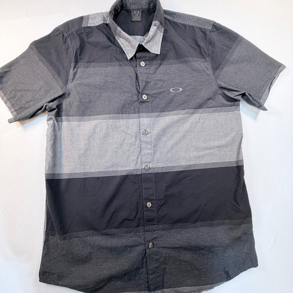 Oakley Mens Large Shirt Black Gray Striped Short Sleeve Button Up Cotton Logo